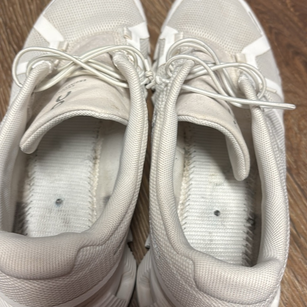 On Running Cream Athletic Shoes - Picture 4 of 6